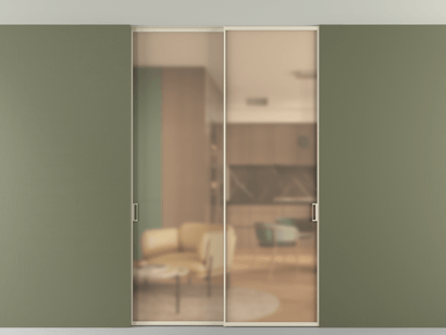 Алюминевая перегородка vn2_01 Алюминий бежево-серый Сатинированное оранжевое стекло, триплекс, 6мм. Цвет Алюминий бежево-серый. Материал Алюминий в эмали. Коллекция Перегородка Formato внутри проёма двустворчатая со скрытым креплением в потолок. Картинка.